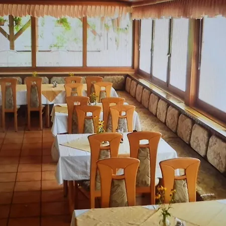 住宿加早餐酒店 Knafel