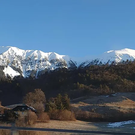 住宿加早餐酒店 Knafel Zirovnica