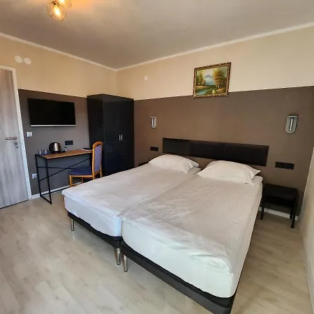 住宿加早餐酒店 Knafel