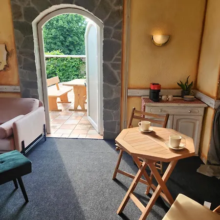 住宿加早餐酒店 Knafel *