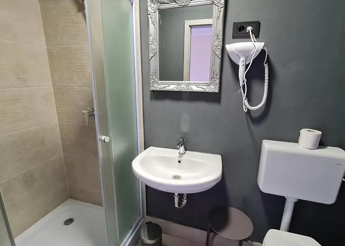 Knafel Bed & Breakfast *